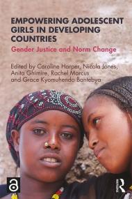 Opakowanie Empowering Adolescent Girls in Developing Countries